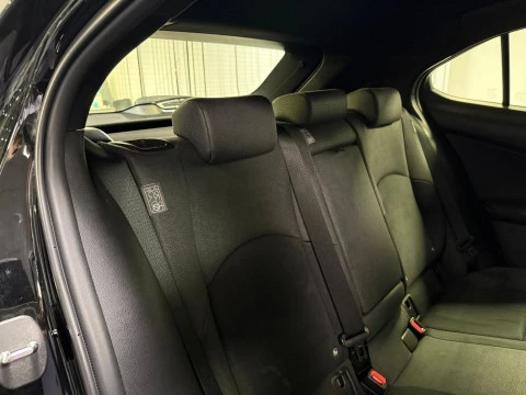 Lexus UX 2.0 250h Business