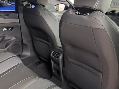 Peugeot 408 1.2 MHEV 145 E-DCS6 ALLURE 5P