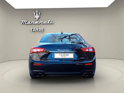 Maserati Ghibli 3.0 V6 BT 330CV RWD