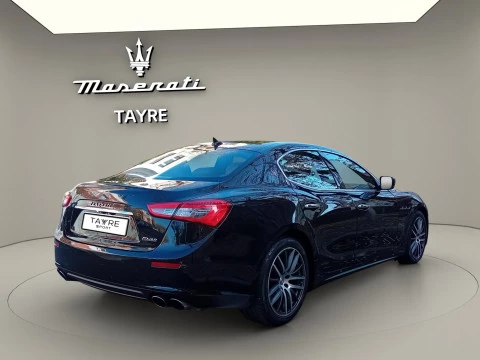 Maserati Ghibli 3.0 V6 BT 330CV RWD