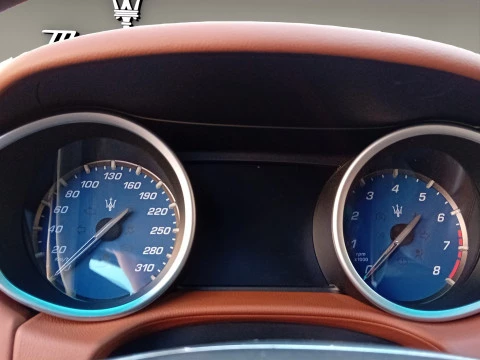 Maserati Ghibli 3.0 V6 BT 330CV RWD