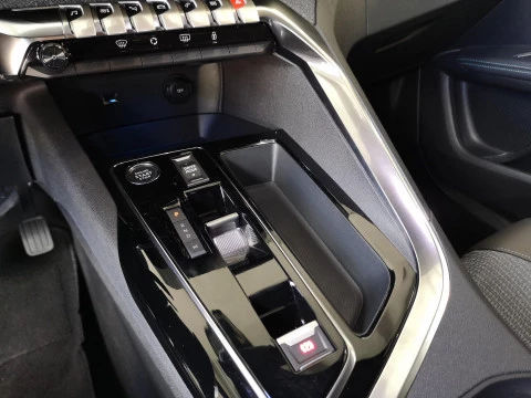 Peugeot 5008 Hybrid 1.2 100KW Allure Pack eDCS6