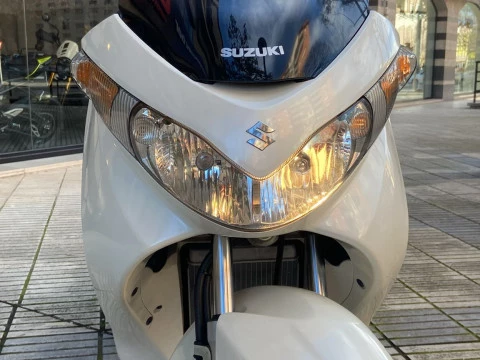 Suzuki Bugman 200 SUZUKI BUGMAN 200 200 GASOLINA