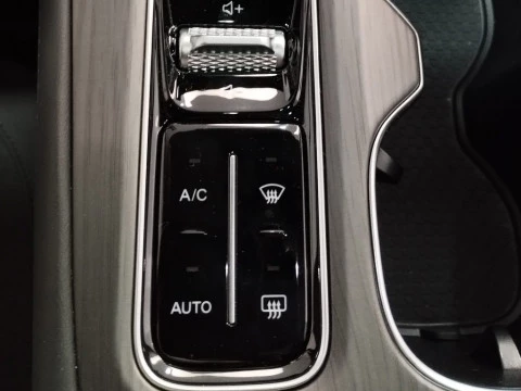 EBRO S800 1.6 TGDI Luxury 7 DCT