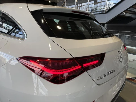 Mercedes-Benz CLA 250 e Shooting Brake