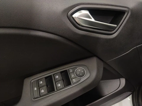 Renault Clio Evolution TCe 100 (74kw) GLP