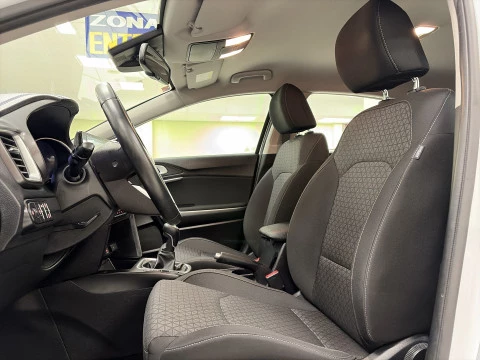 Kia Ceed 1.6 MHEV iMT Drive 100 kW (136 CV)