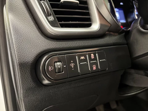 Kia Ceed 1.6 MHEV iMT Drive 100 kW (136 CV)