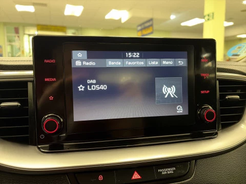Kia Ceed 1.6 MHEV iMT Drive 100 kW (136 CV)