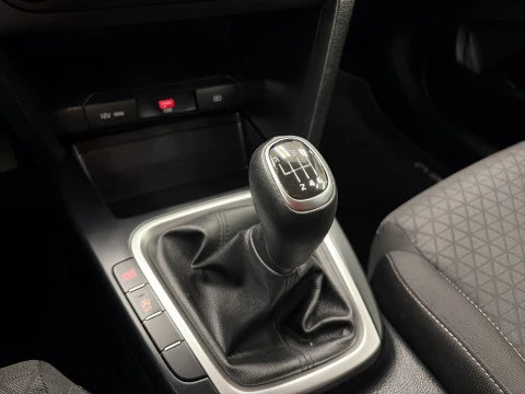 Kia Ceed 1.6 MHEV iMT Drive 100 kW (136 CV)