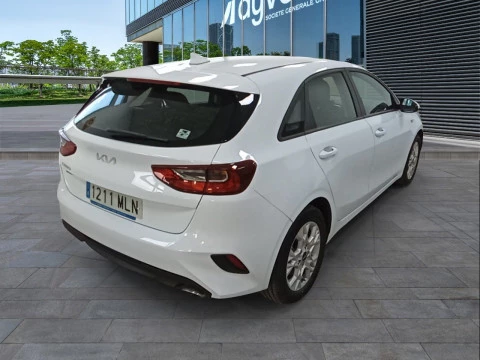 Kia Ceed 1.6 MHEV iMT 100kW (136CV) Concept