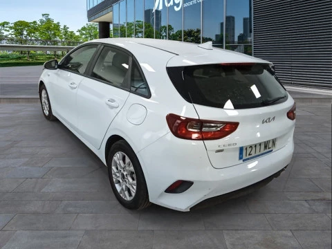 Kia Ceed 1.6 MHEV iMT 100kW (136CV) Concept