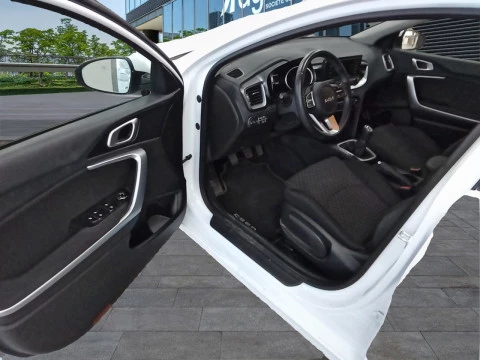 Kia Ceed 1.6 MHEV iMT 100kW (136CV) Concept