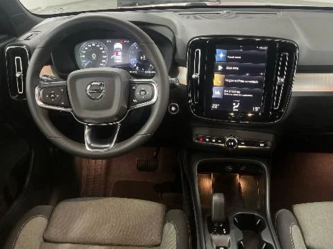 Volvo XC40 XC40 Core, T2 automático, Gasolina
