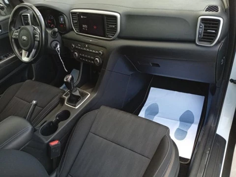 Kia Sportage 1.6 MHEV Business 100kW (136CV) 4x4