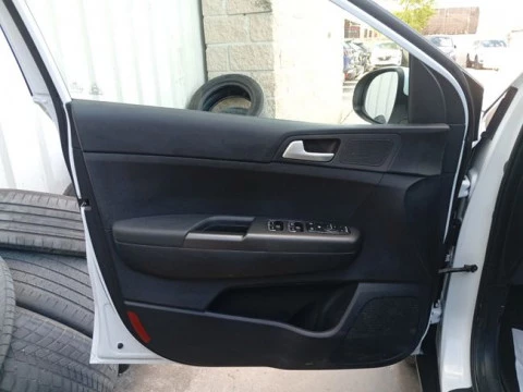 Kia Sportage 1.6 MHEV Business 100kW (136CV) 4x4