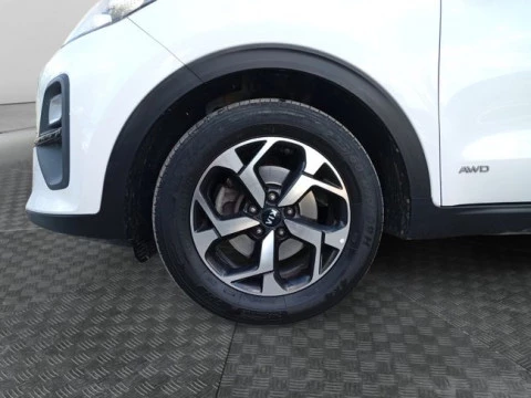 Kia Sportage 1.6 MHEV Business 100kW (136CV) 4x4