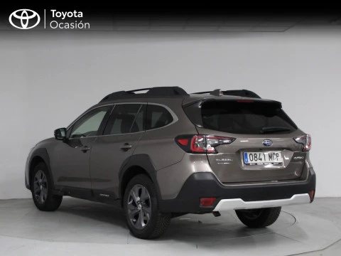 Subaru Outback 2.5i Field CVT Lineartronic AWD