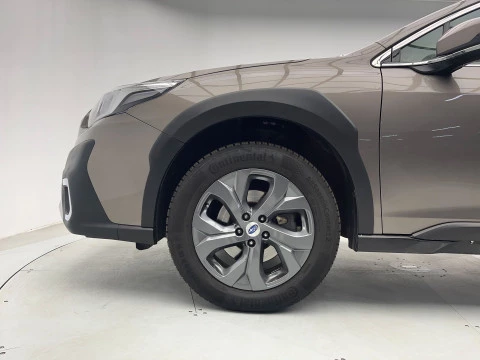 Subaru Outback 2.5i Field CVT Lineartronic AWD