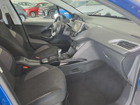Peugeot 2008 1.5 BLUEHDI 100 S&S SIGNATURE 5P
