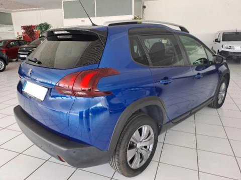 Peugeot 2008 1.5 BLUEHDI 100 S&S SIGNATURE 5P