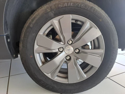 Peugeot 2008 1.5 BLUEHDI 100 S&S SIGNATURE 5P