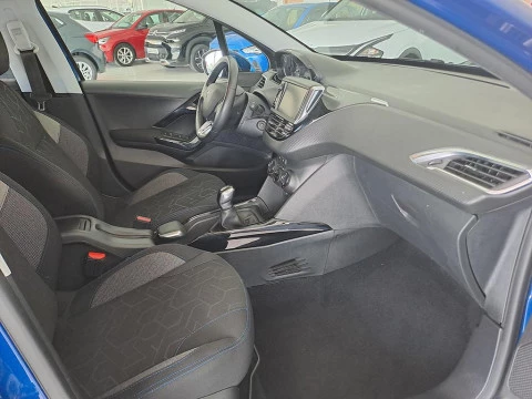 Peugeot 2008 1.5 BLUEHDI 100 S&S SIGNATURE 5P