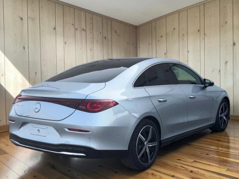 Mercedes-Benz CLA  180 con tecnologia hibrida