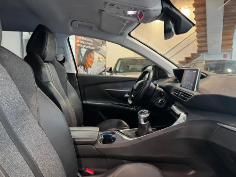 Peugeot 5008 ALLURE BLUEHDI 130 CV