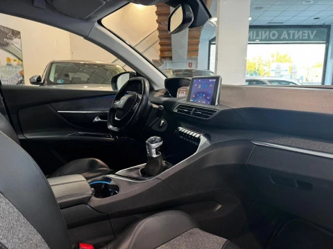 Peugeot 5008 ALLURE BLUEHDI 130 CV