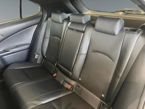 Lexus UX 2.0 250h F Sport