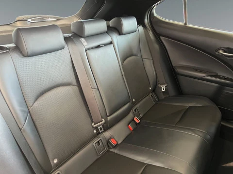 Lexus UX 2.0 250h F Sport