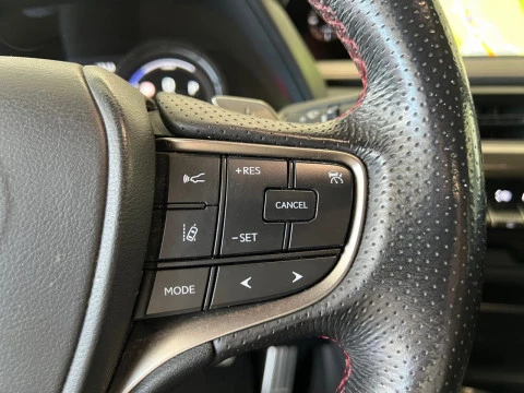 Lexus UX 2.0 250h F Sport