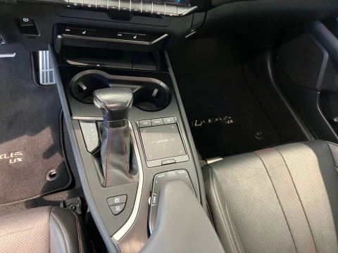 Lexus UX 2.0 250h F Sport