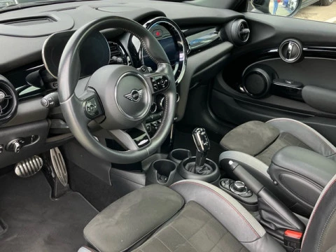 MINI Cooper John  Works 170 kW (231 CV)