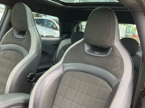 MINI Cooper John  Works 170 kW (231 CV)