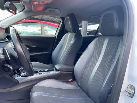 Peugeot 2008 Allure Puretech 130 S&S EAT8