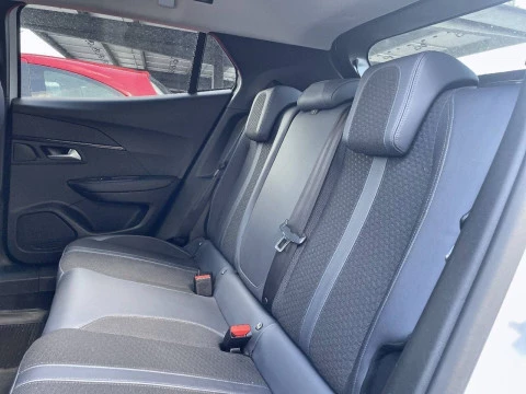 Peugeot 2008 Allure Puretech 130 S&S EAT8