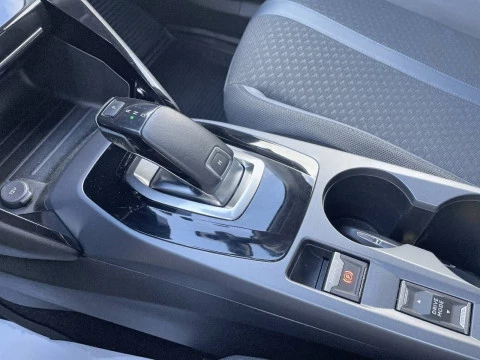 Peugeot 2008 Allure Puretech 130 S&S EAT8