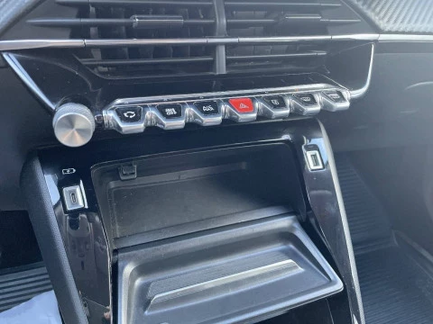 Peugeot 2008 Allure Puretech 130 S&S EAT8