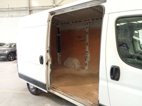 Citroën Jumper BlueHDi 103KW (140CV) Furgón 35L2H2