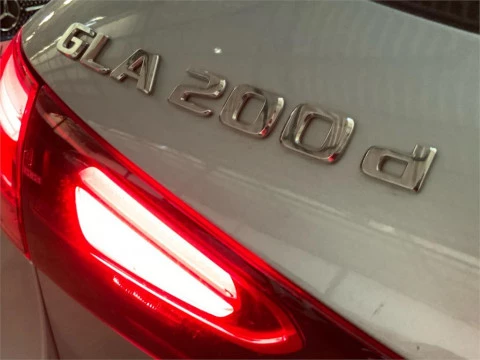 Mercedes-Benz GLA 200 D