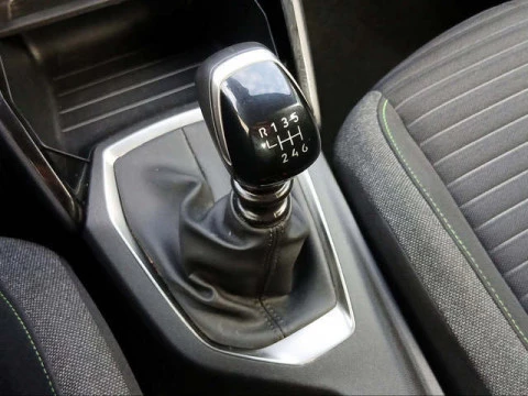 Peugeot 208 PureTech 100 Active 75 kW (100 CV)