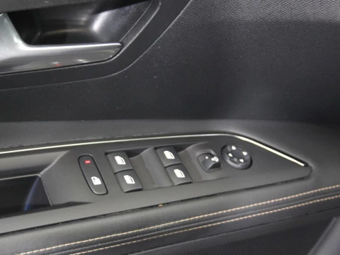 Peugeot 308 3008 Hybrid4 300 GT Line e-EAT8