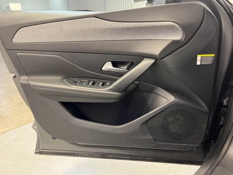 Peugeot 408 408 Allure PHEV 180 e-EAT8