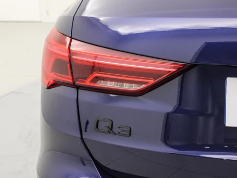 Audi Q3 2.0 35 TDI S TRONIC BLACK LINE 150 5P