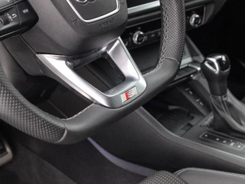 Audi Q3 2.0 35 TDI S TRONIC BLACK LINE 150 5P