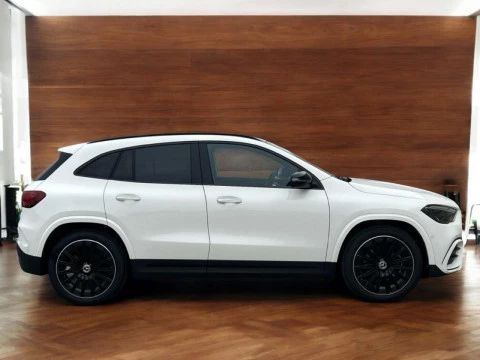 Mercedes-Benz GLA  200 D