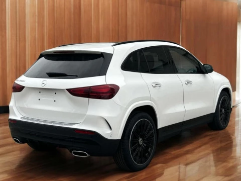 Mercedes-Benz GLA  200 D