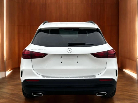 Mercedes-Benz GLA  200 D